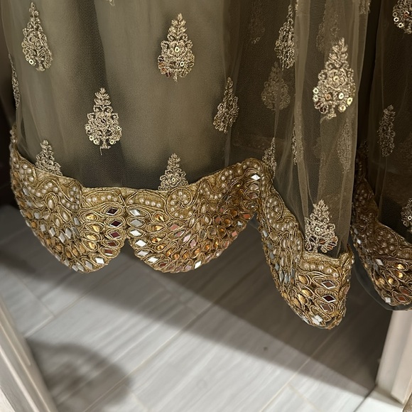 Anisha Shetty Grey Lehenga NWOT - Picture 10 of 10